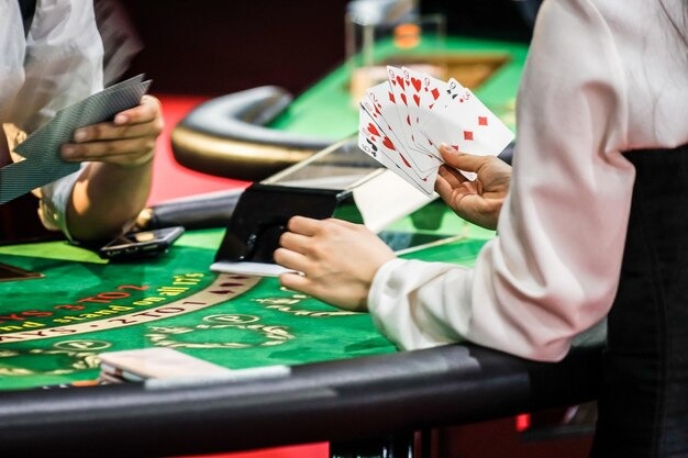 mariatogel terbaru mobile app interface showing live football markets and casino tables